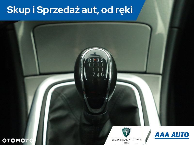 Opel Insignia - 15