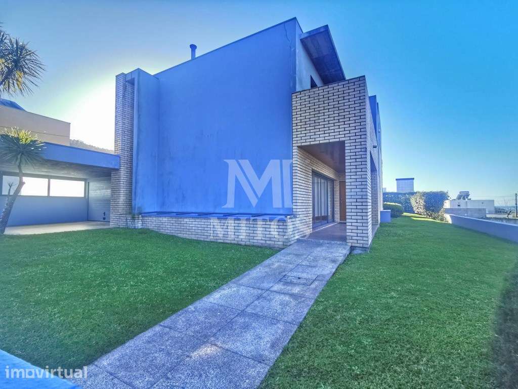 Extraordinária Moradia V4+1 com piscina e vista mar, para venda, em... - Grande imagem: 4/35