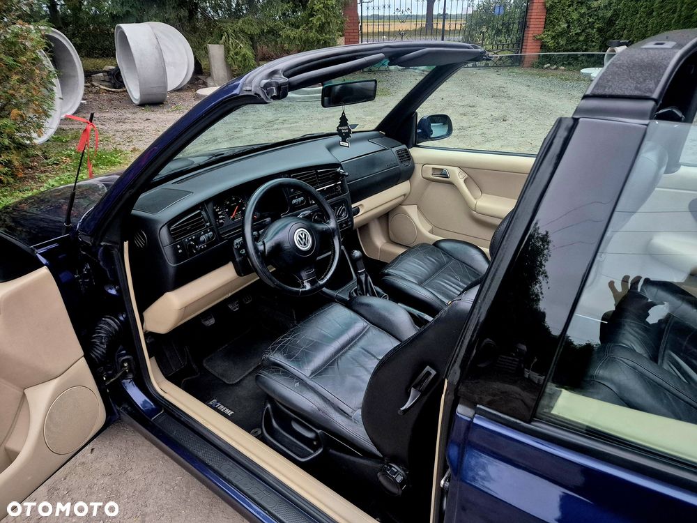 Volkswagen Golf Cabrio - 2