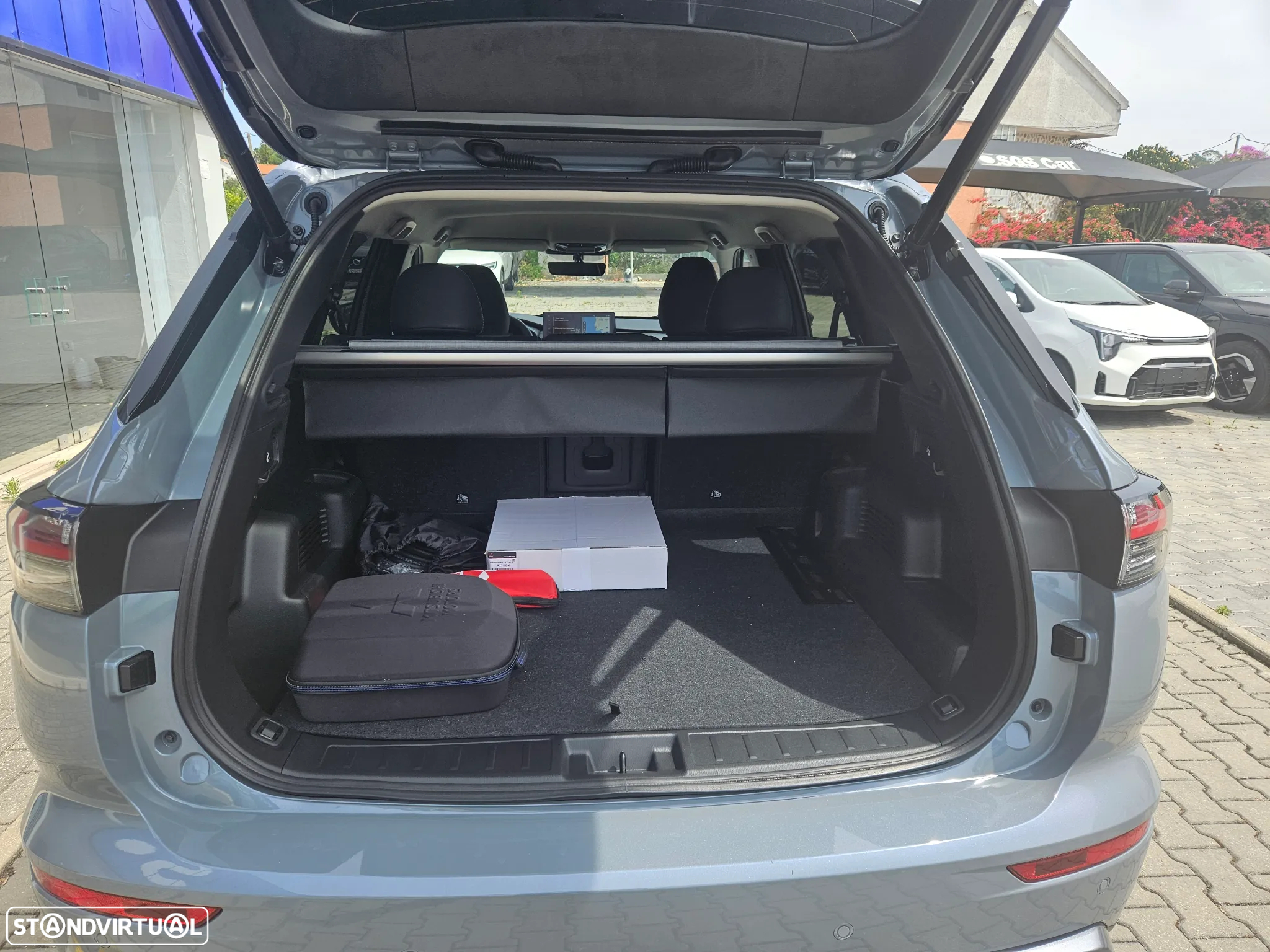 Mitsubishi Outlander 2.4 PHEV Intense - 9