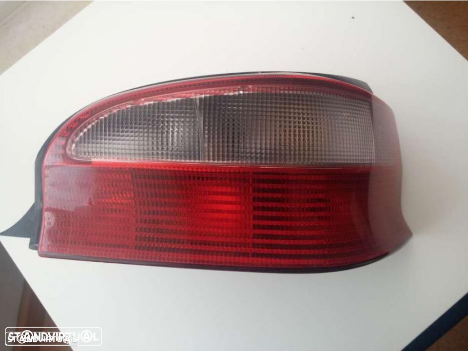 Farolim farol tras direito citroen saxo - 1