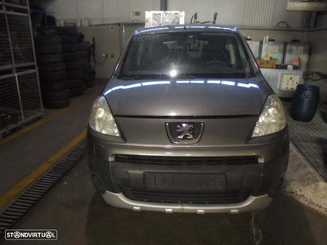 Carro MOT: 5FK   EP6CB PEUGEOT PARTNER 7J TEPEE 2011 1.6 98CV 5 CINZA ESCURA GASOLINA  GPL - 5