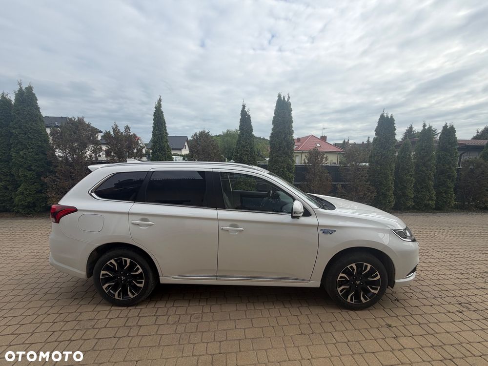 Mitsubishi Outlander Intense + - 4