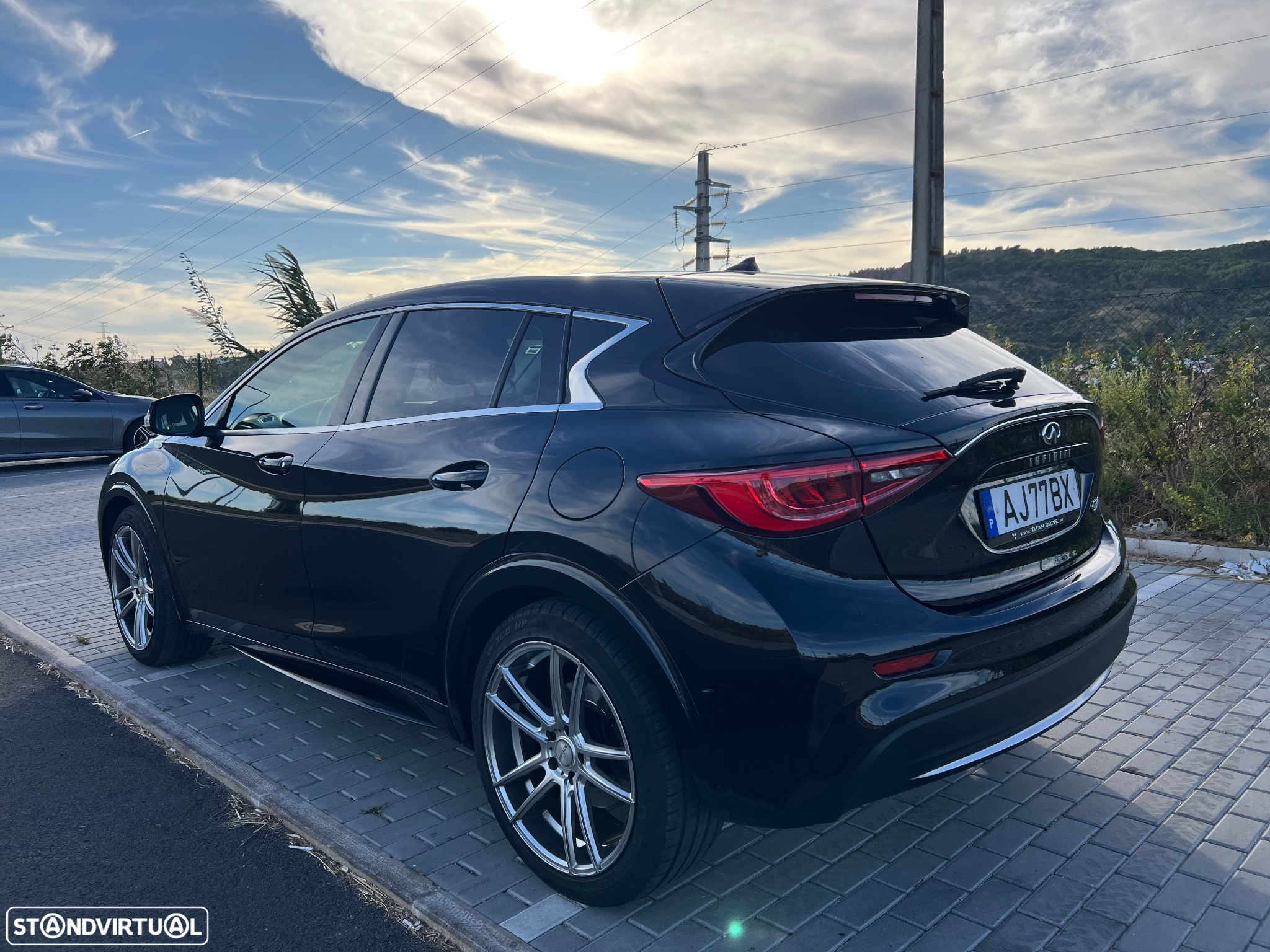 Infiniti Q30 1.5d DCT Business - 4