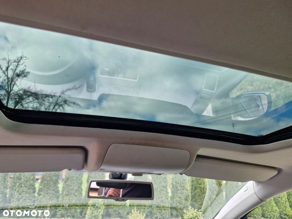 Volkswagen Touran 2.0 TDI DPF DSG R-Line Edition - 14