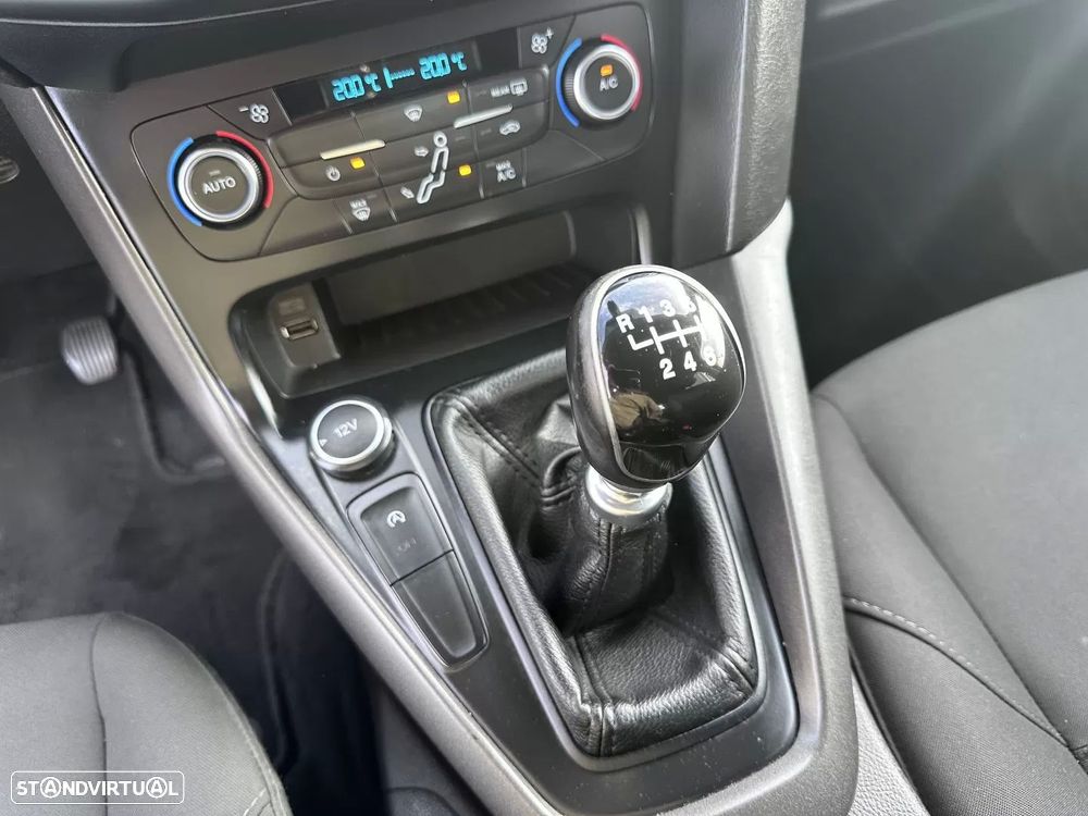 Ford Focus 1.5 TDCi Titanium ECOnetic - 36