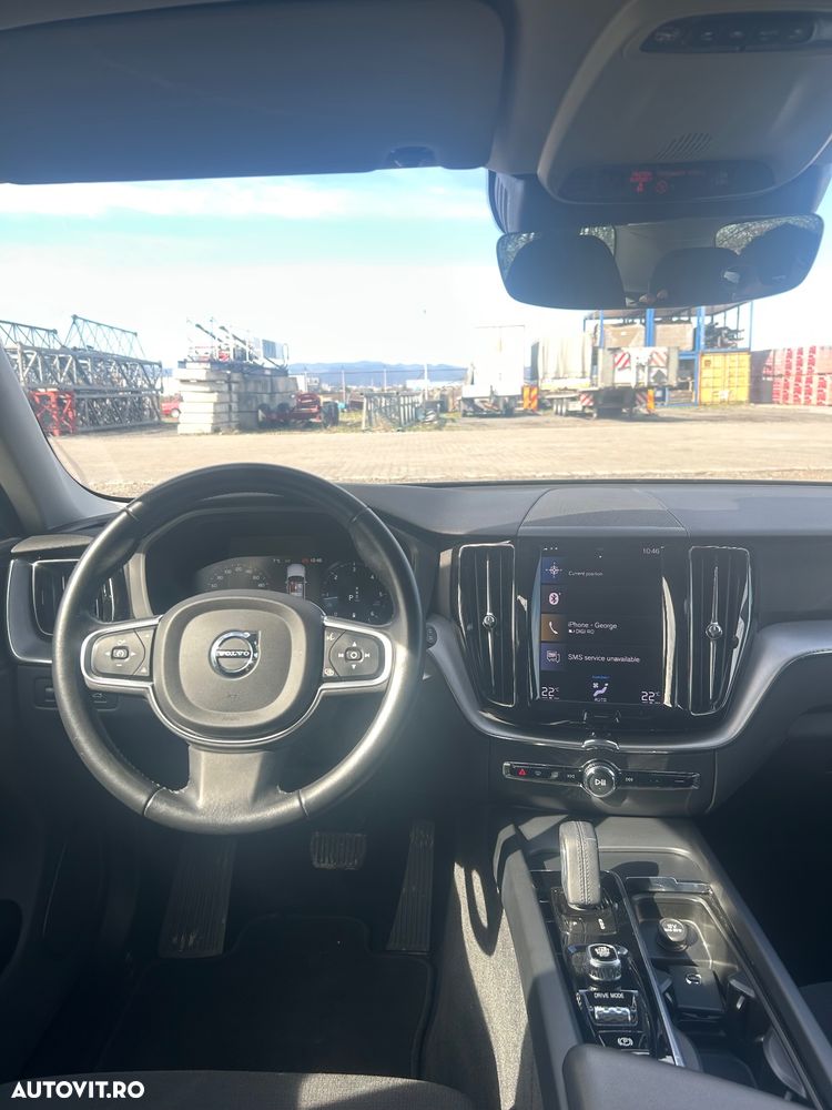 Volvo XC 60 B4 MHEV AWD Momentum - 9