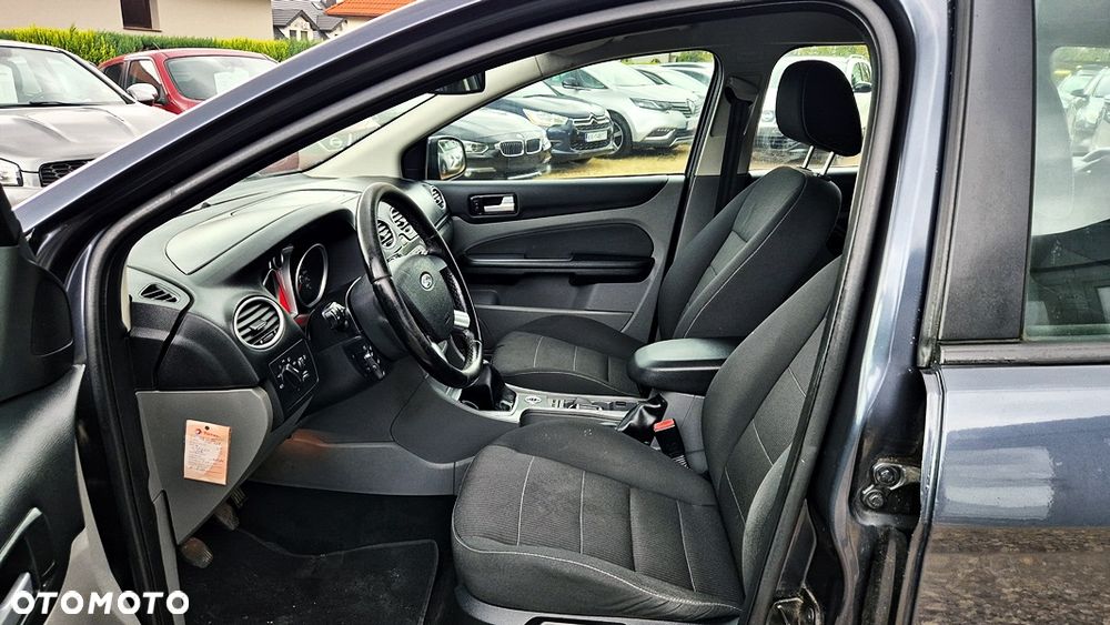 Ford Focus - 32