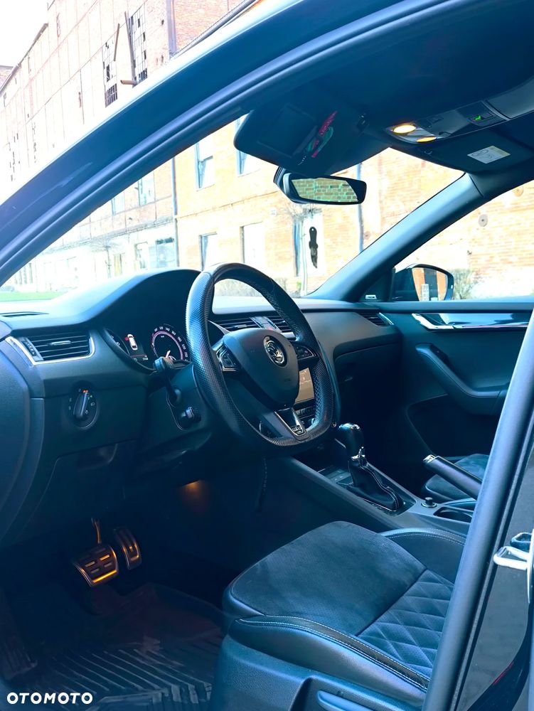 Skoda Octavia 2.0 TDI 4x4 DSG RS - 16