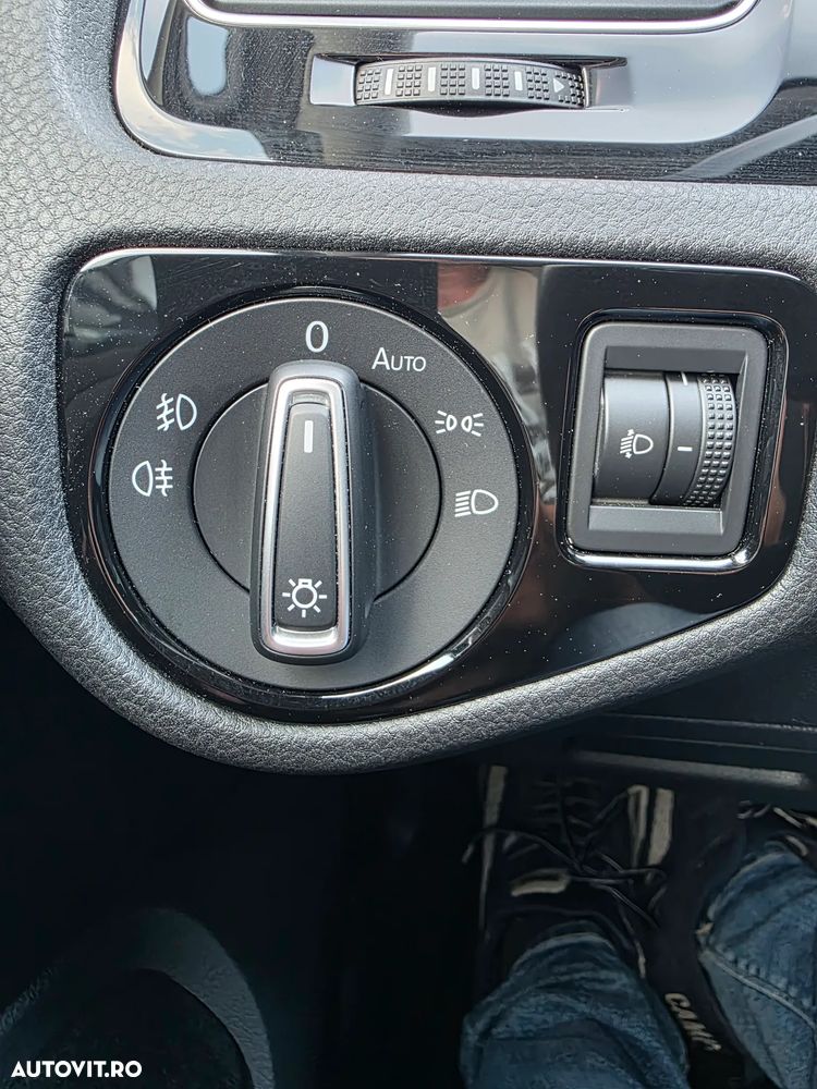 Volkswagen Golf - 18
