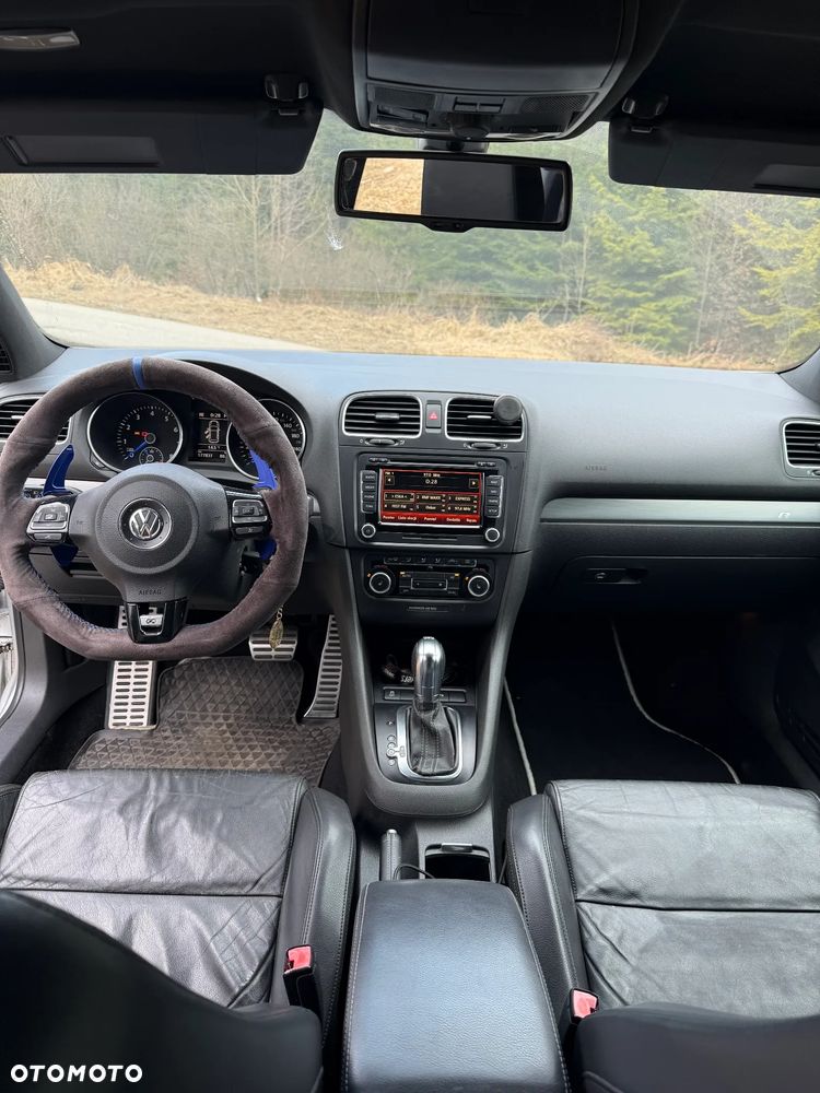Volkswagen Golf - 22