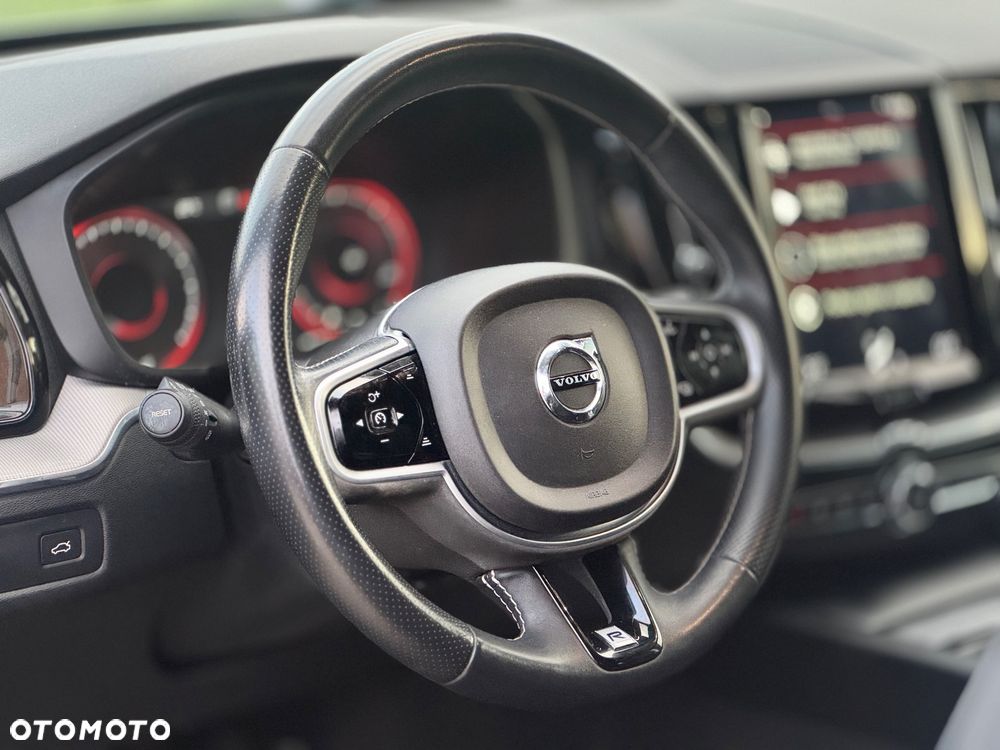 Volvo XC 60 D3 R-Design - 9