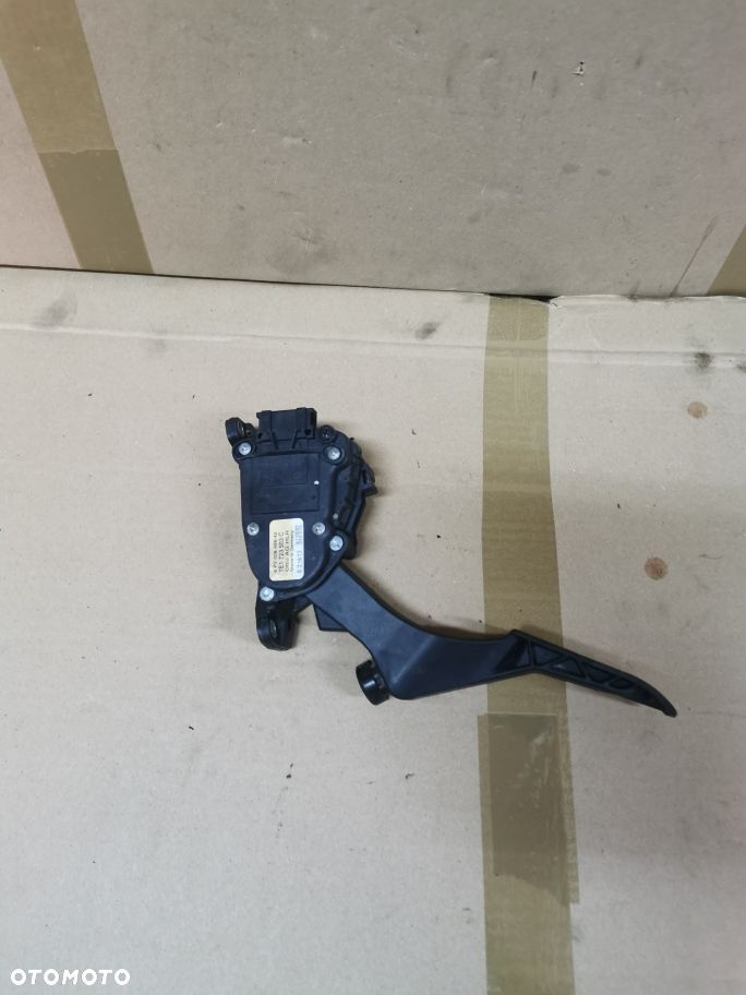 Vw T5 Lift  Multivan pedał gazu 7E1723503C - 1