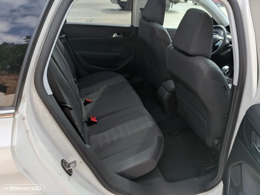 Peugeot 308 SW BlueHDi 120 Stop & Start Business-Line - 17