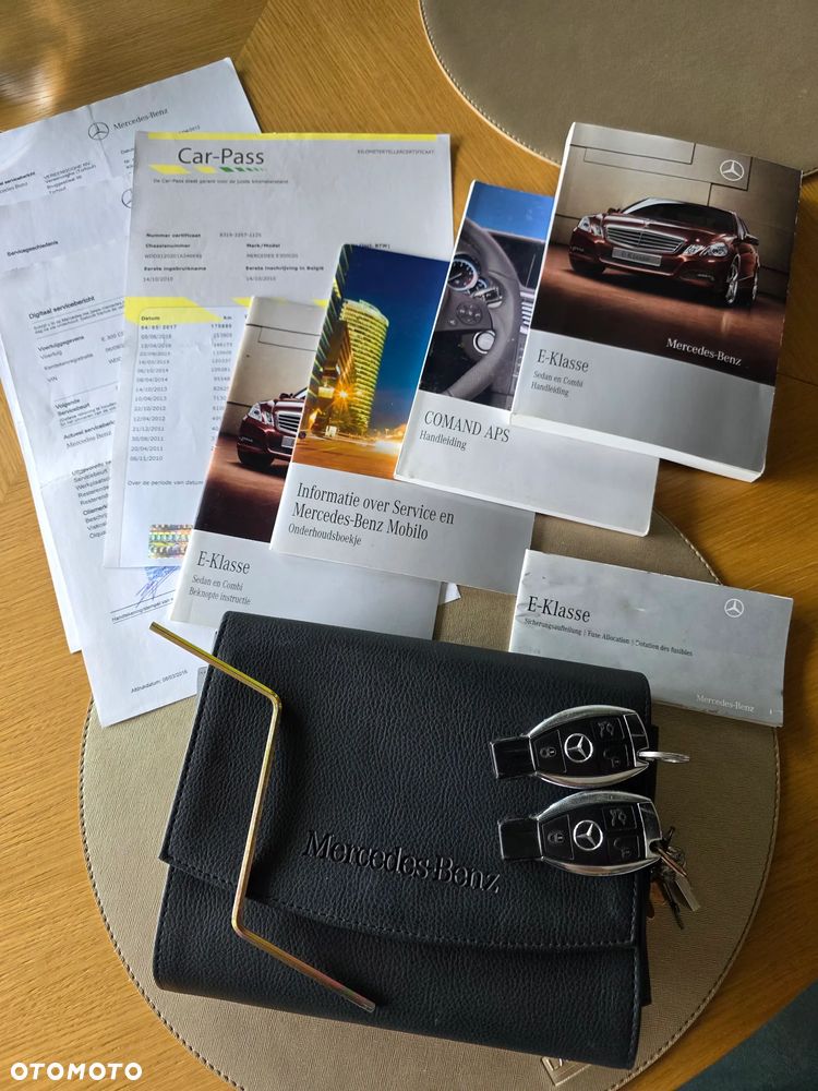 Mercedes-Benz Klasa E 300 CDI DPF BlueEFFICIENCY 7G-TRONIC Avantgarde - 29