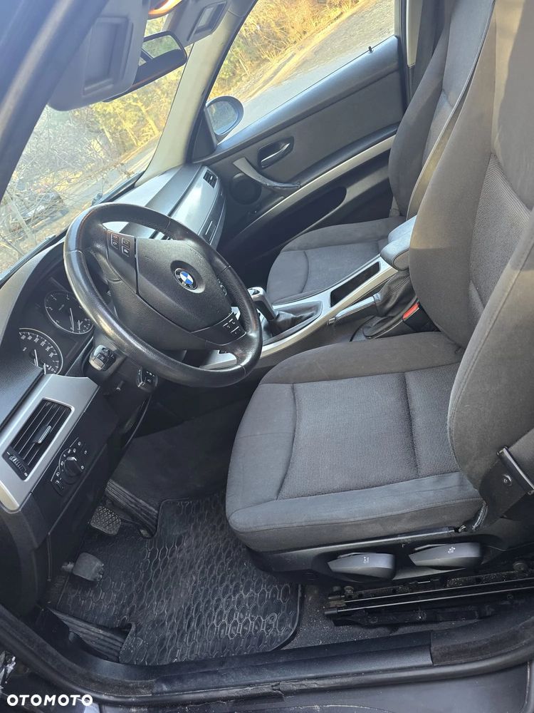 BMW Seria 3 318d - 18