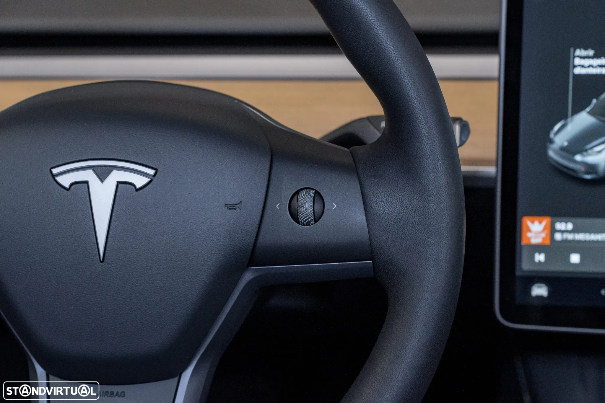 Tesla Model Y Long Range Dual Motor AWD - 12