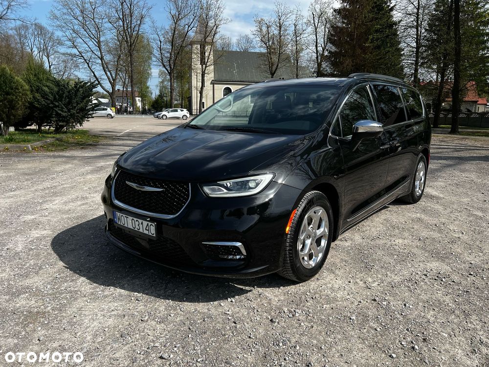 Chrysler Pacifica - 2