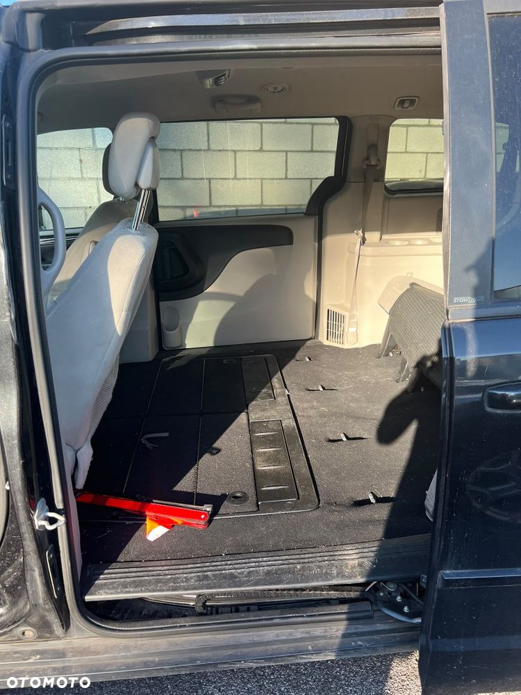 Dodge Grand Caravan - 13