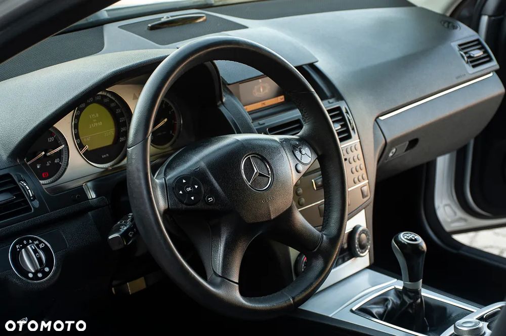 Mercedes-Benz Klasa C 180 Kompressor Avantgarde - 31