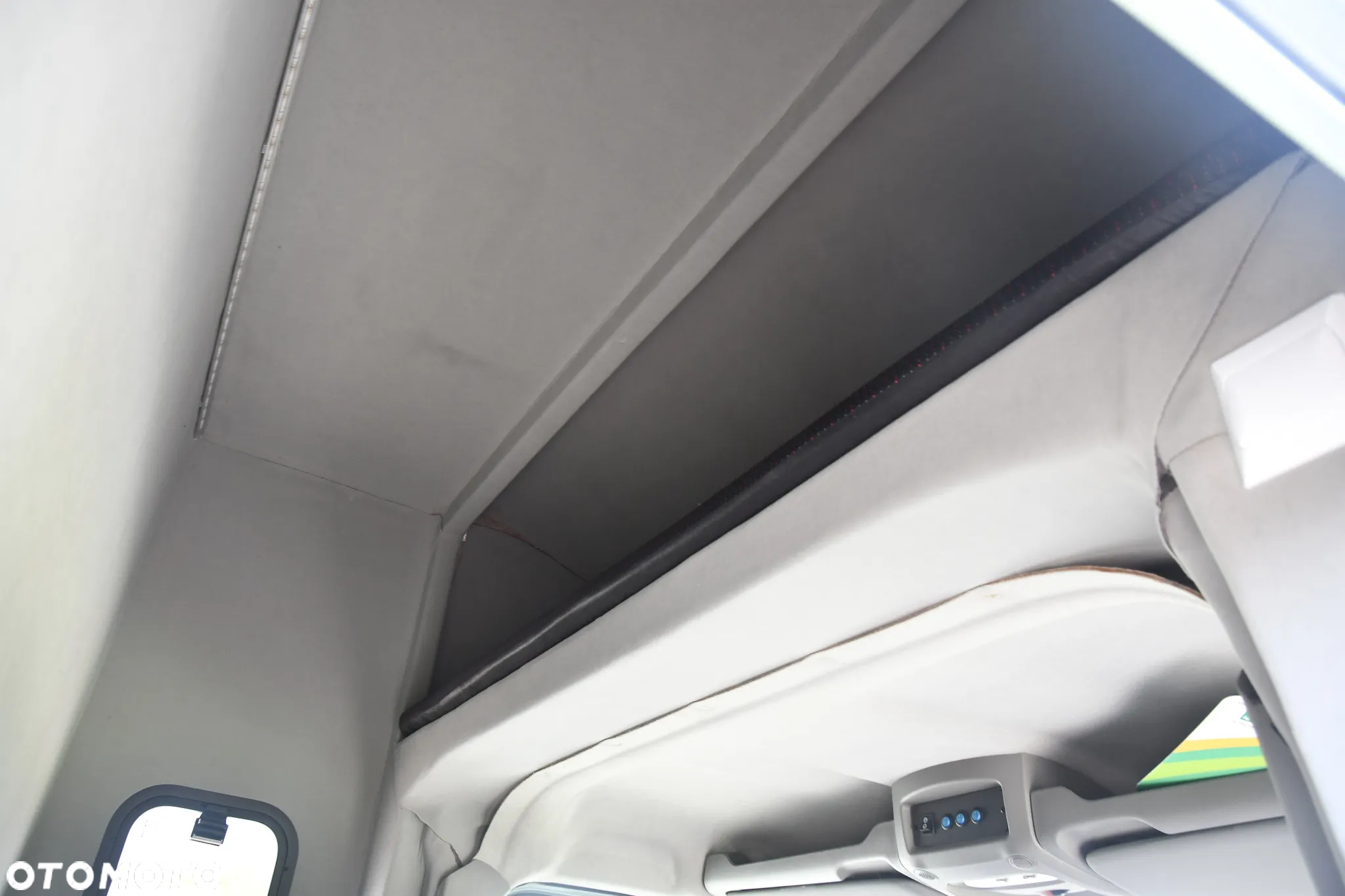 Renault Master Koniowóz - 22