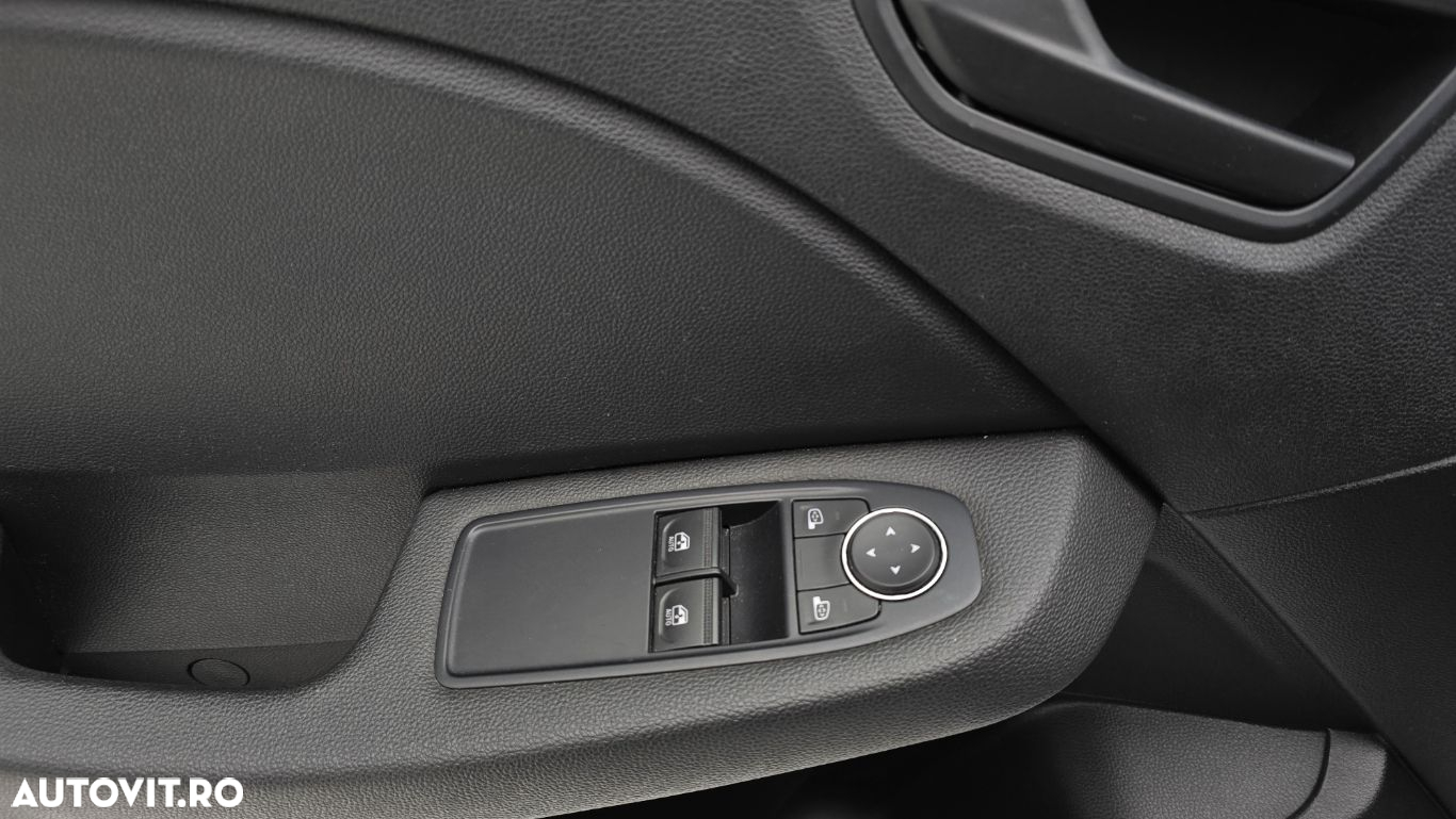 Renault Clio - 11