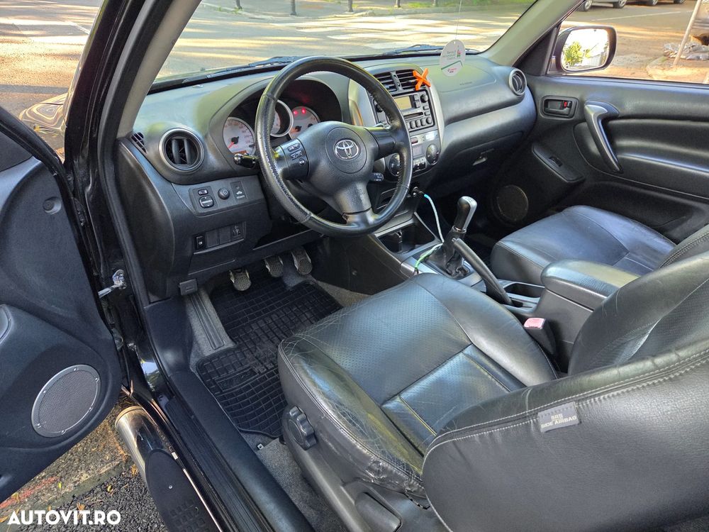 Toyota RAV4 2.0 VIP - 13