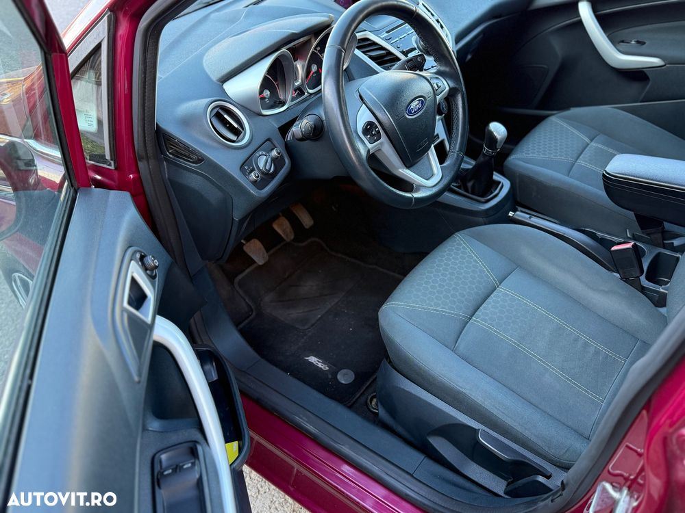 Ford Fiesta 1.6 TDCi Ghia - 11