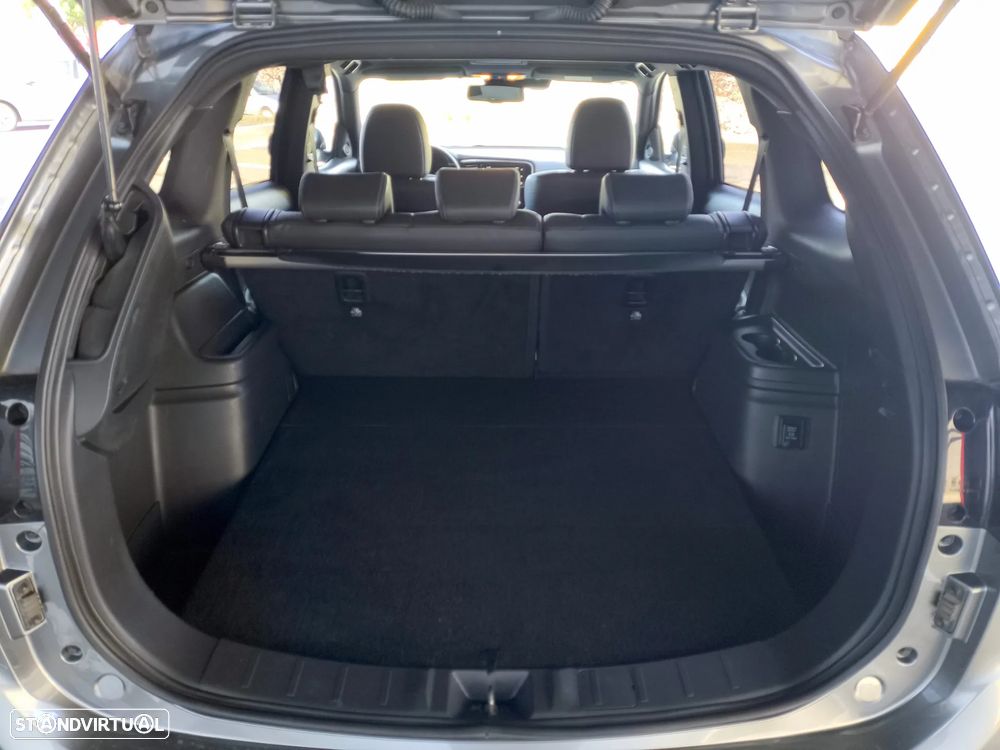 Mitsubishi Outlander - 10