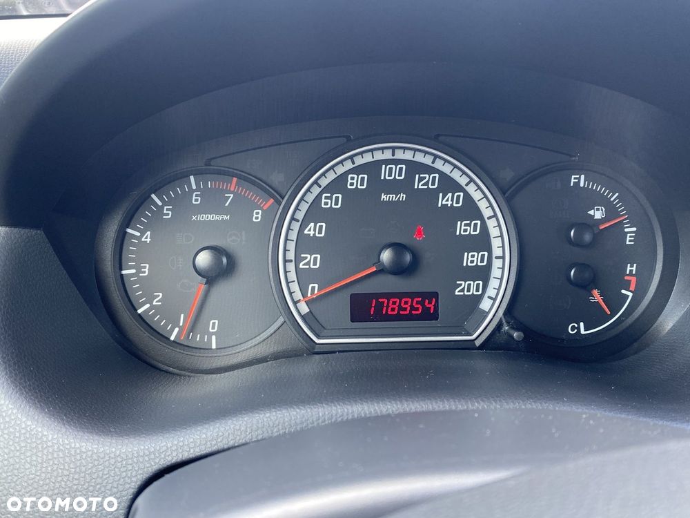 Suzuki Swift 1.3 Club - 10