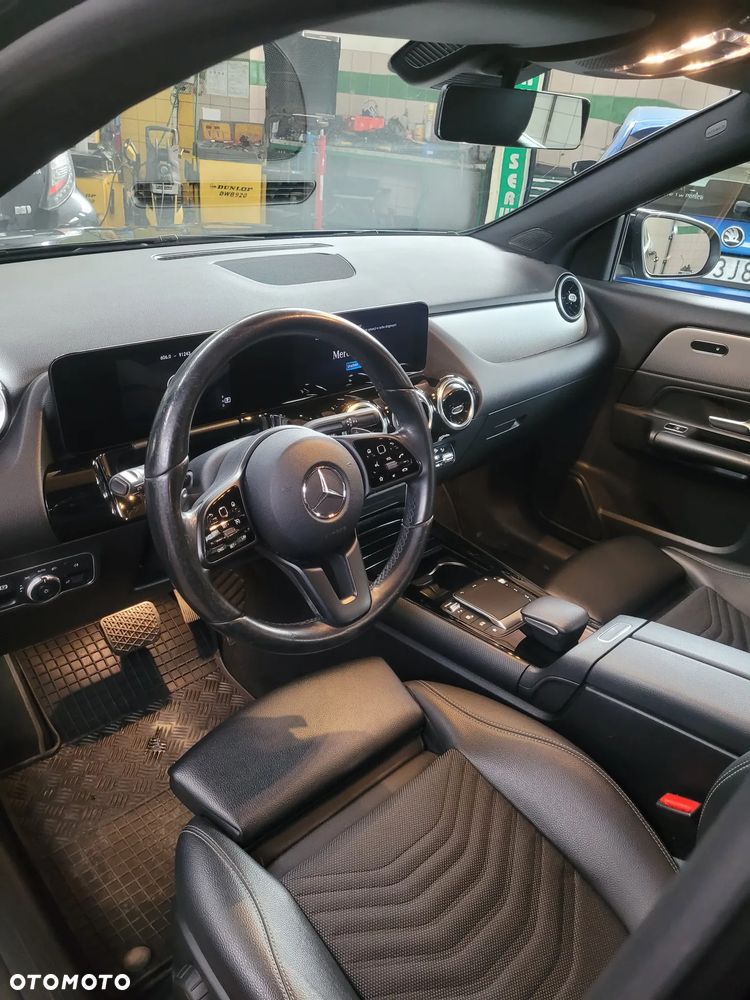 Mercedes-Benz GLA 200 - 7