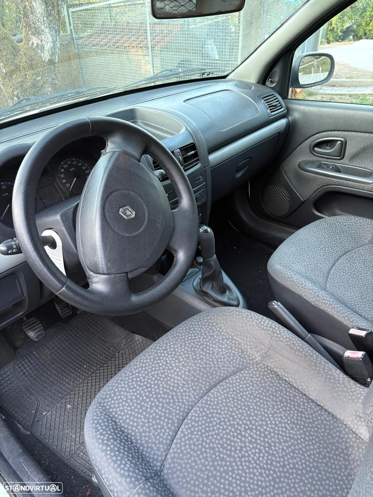Renault Clio - 9