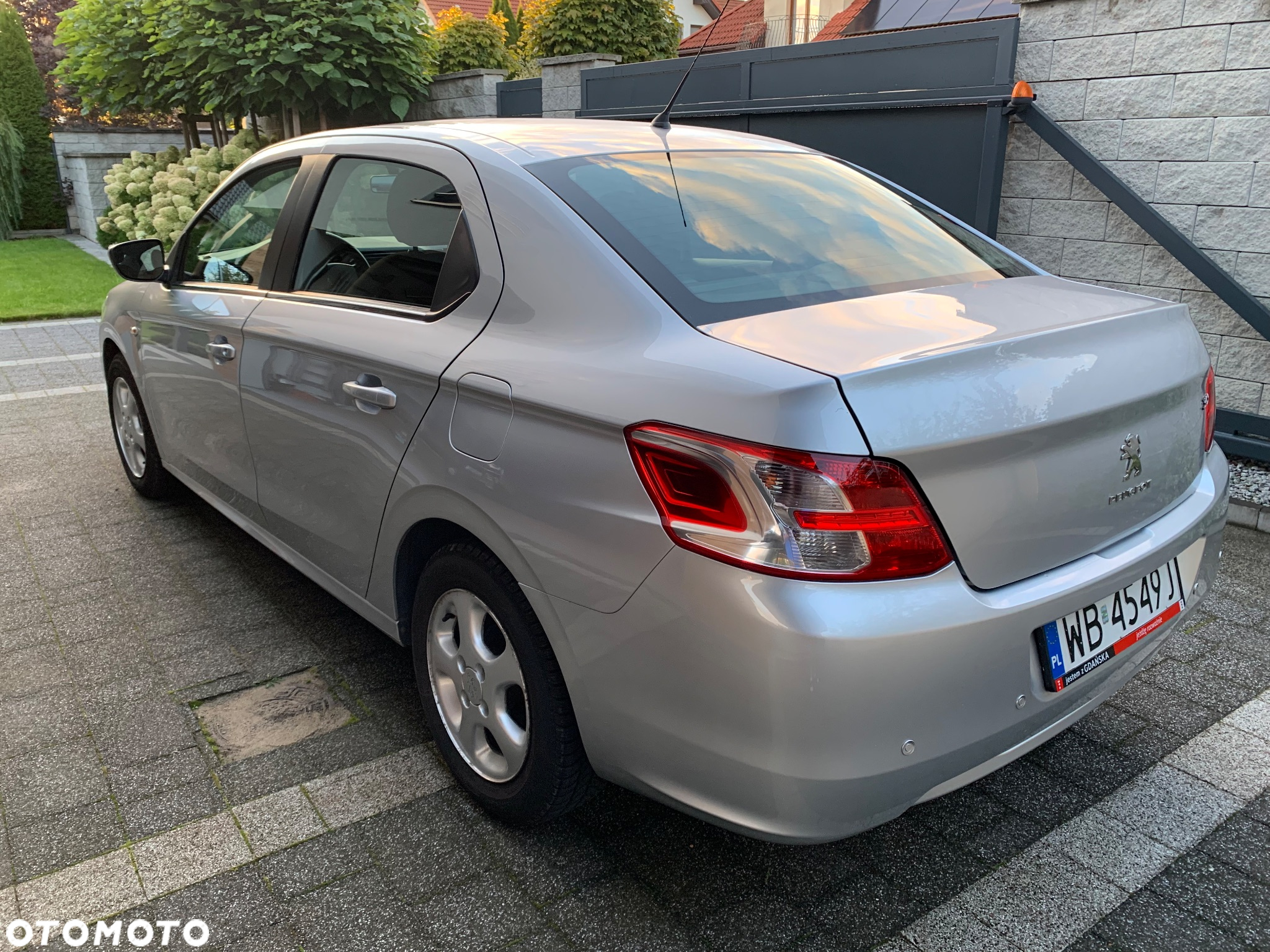 Peugeot 301 1.6 VTi Allure - 4