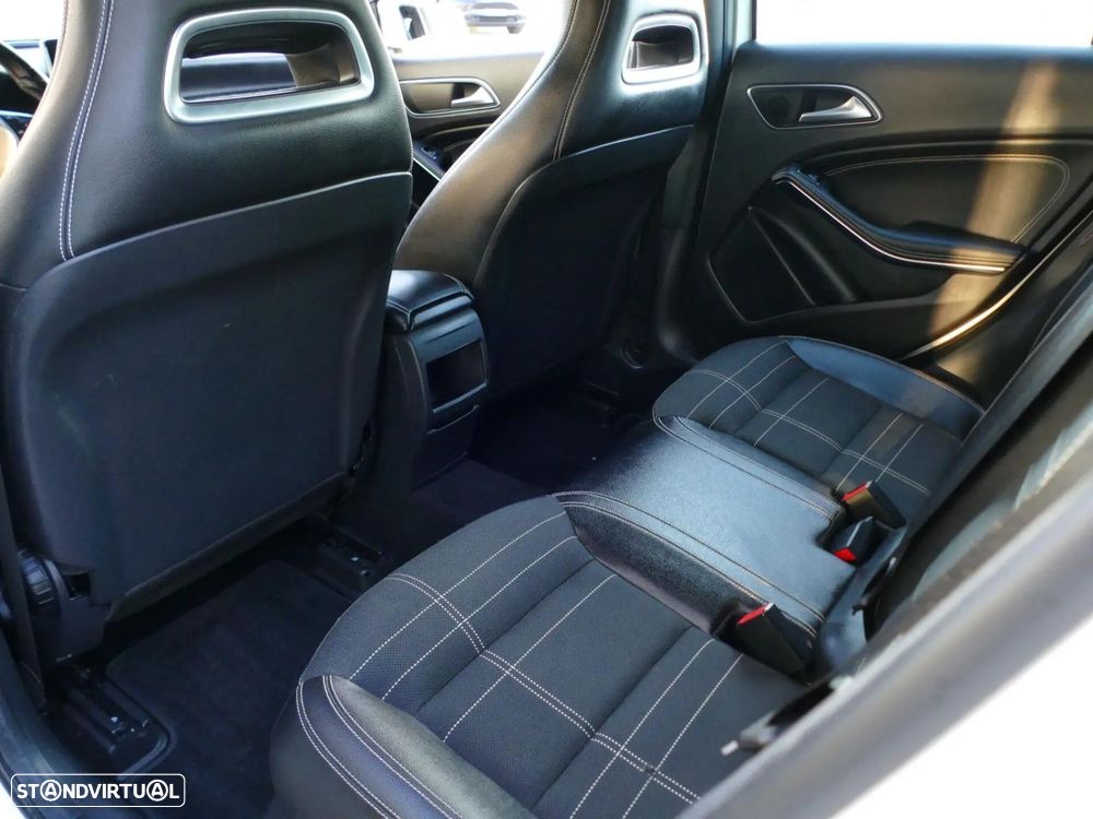 Mercedes-Benz A 180 CDI BlueEFFICIENCY Edition - 31