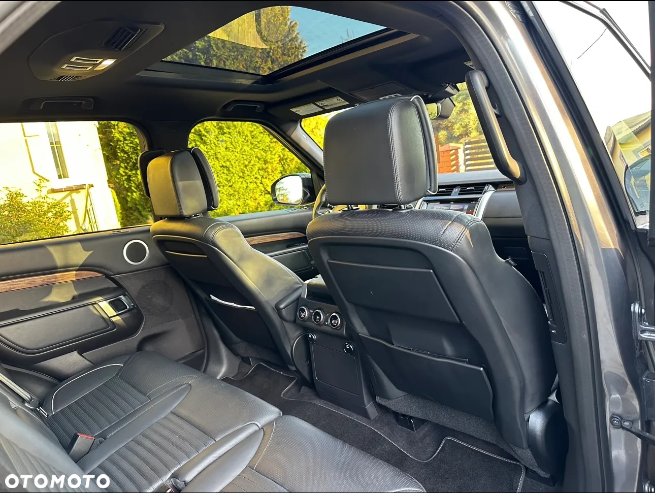 Land Rover Discovery V 3.0 Si6 HSE Luxury - 9