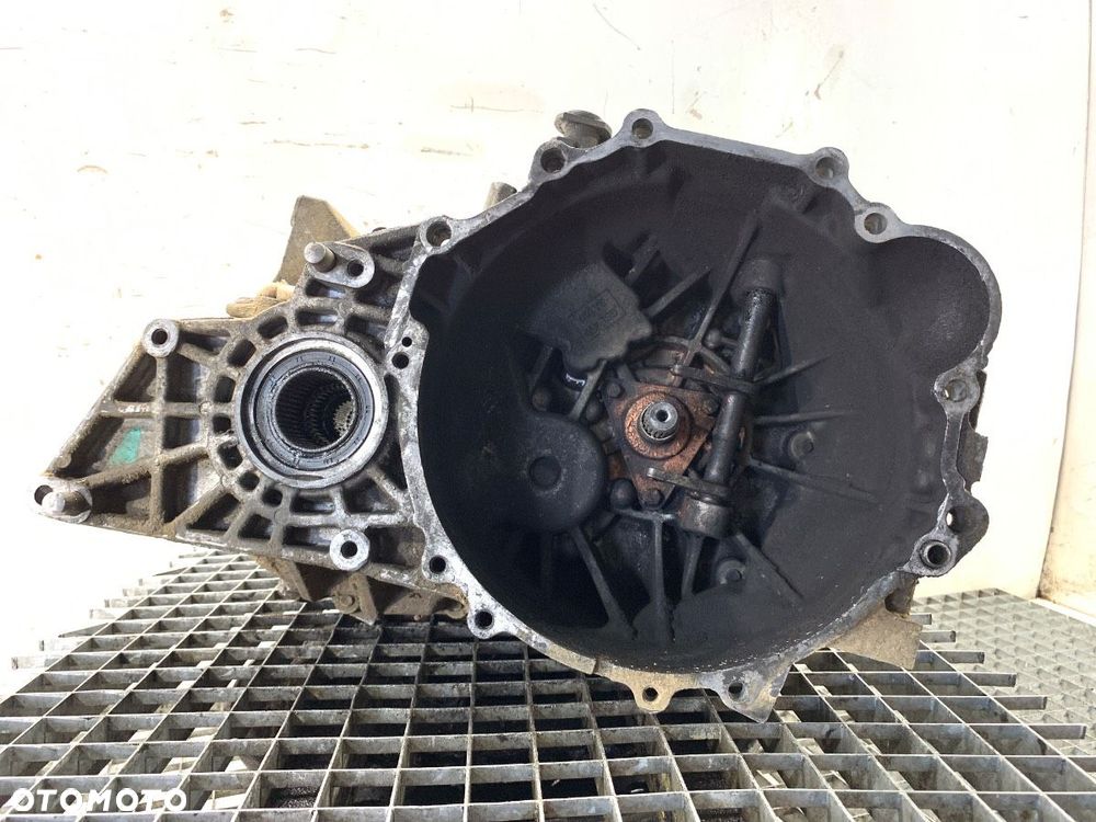 SKRZYNIA BIEGÓW  HYUNDAI SANTA FÉ I (SM) 2000 - 2006 2.4 16V 4x4 107 kW [146 KM] benzyna 2001 - - 1