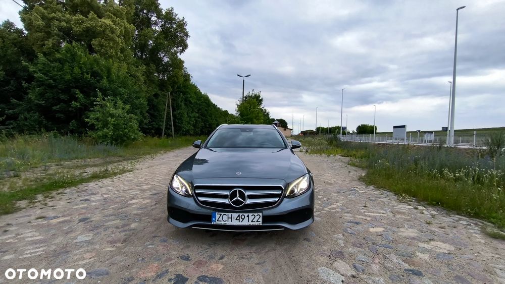 Mercedes-Benz Klasa E 220 d T 9G-TRONIC - 4