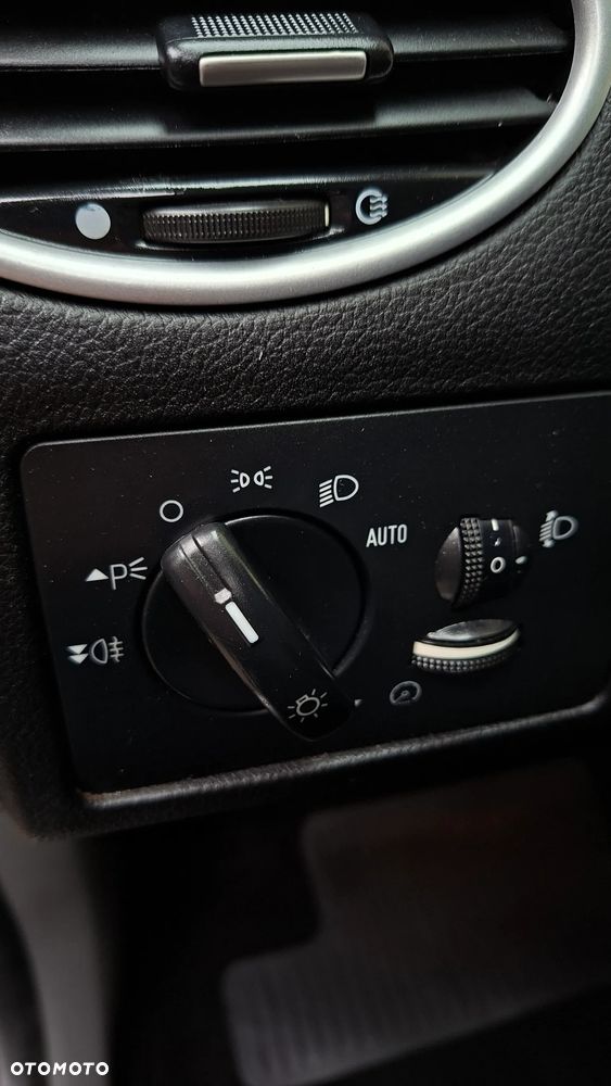 Ford Focus 2.0 16V Titanium - 35