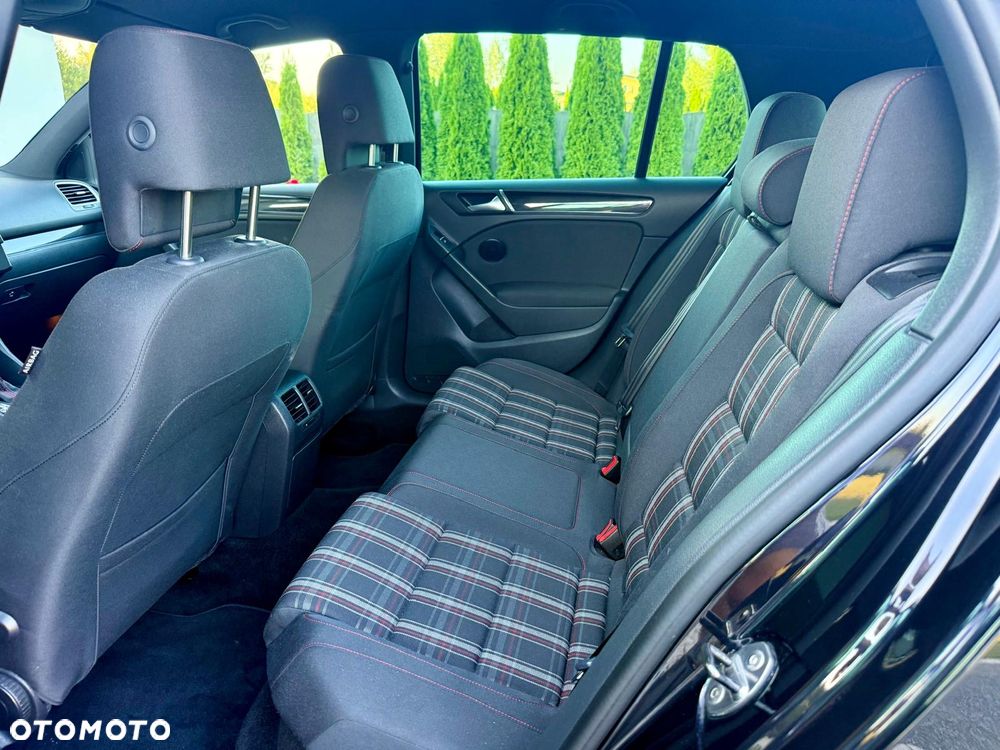 Volkswagen Golf 2.0 GTI DSG - 18