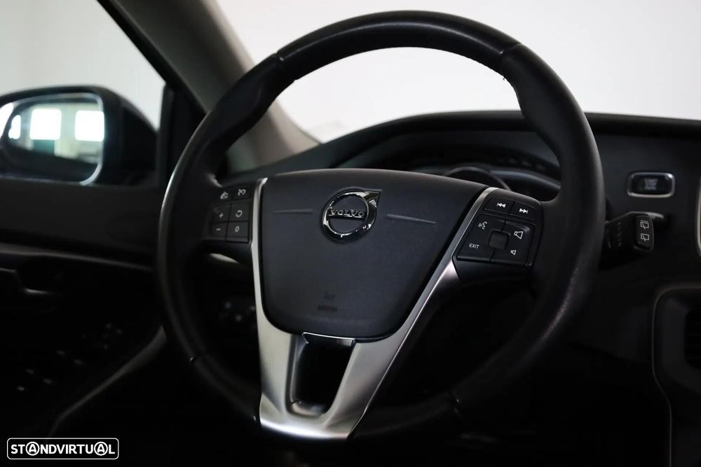 Volvo V40 2.0 D3 Momentum - 25