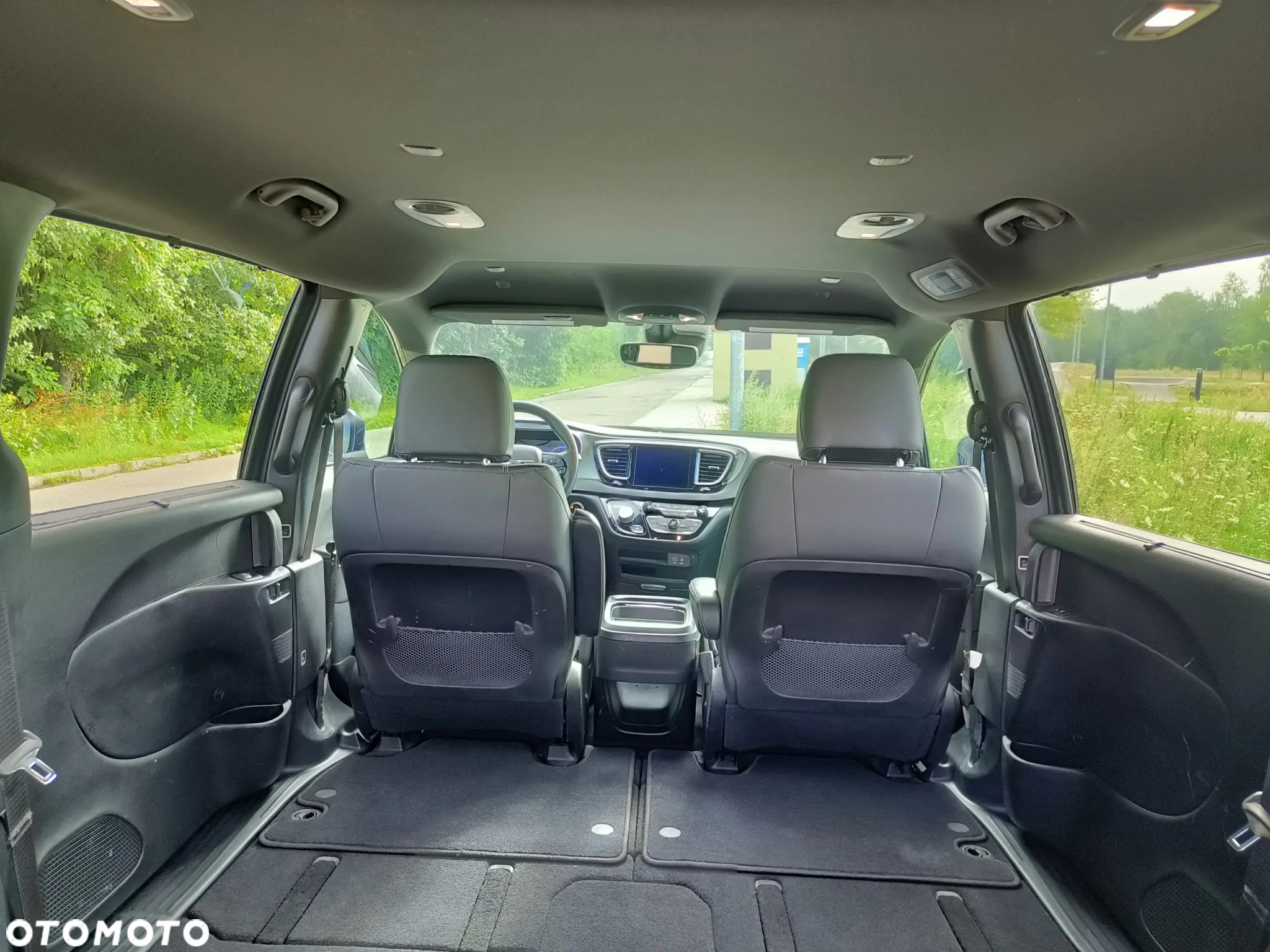 Chrysler Pacifica - 5