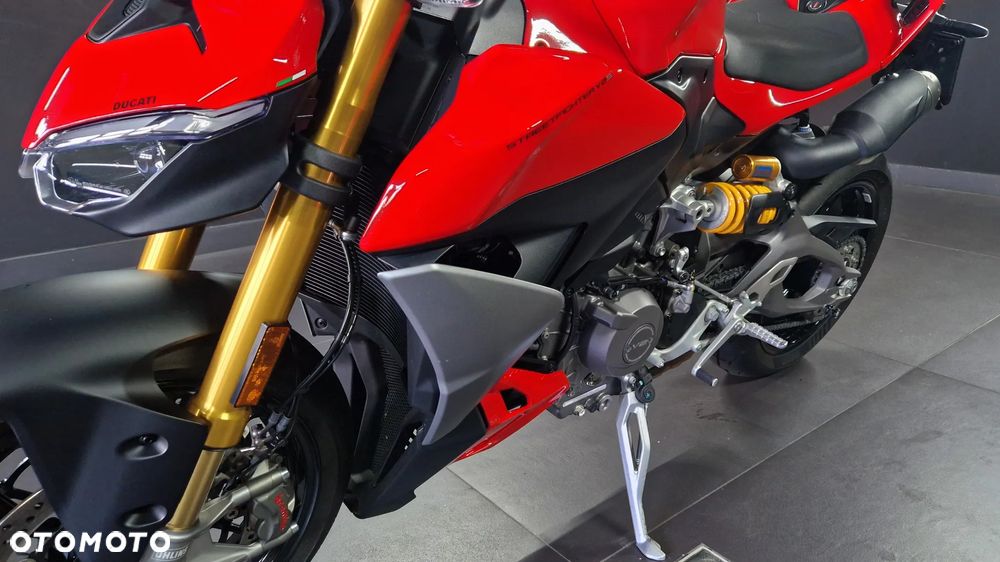 Ducati Streetfighter V2 - 12
