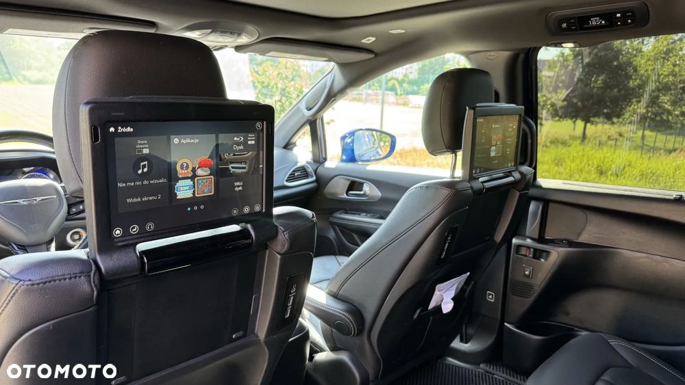 Chrysler Pacifica - 18