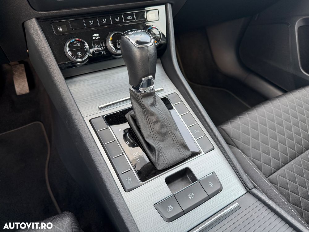 Skoda Superb 2.0 TDI DSG Style - 20