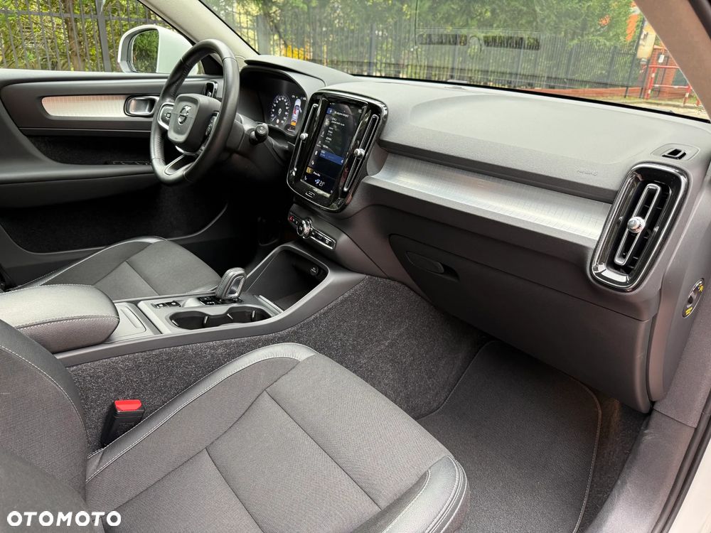 Volvo XC 40 T4 AWD Momentum - 17