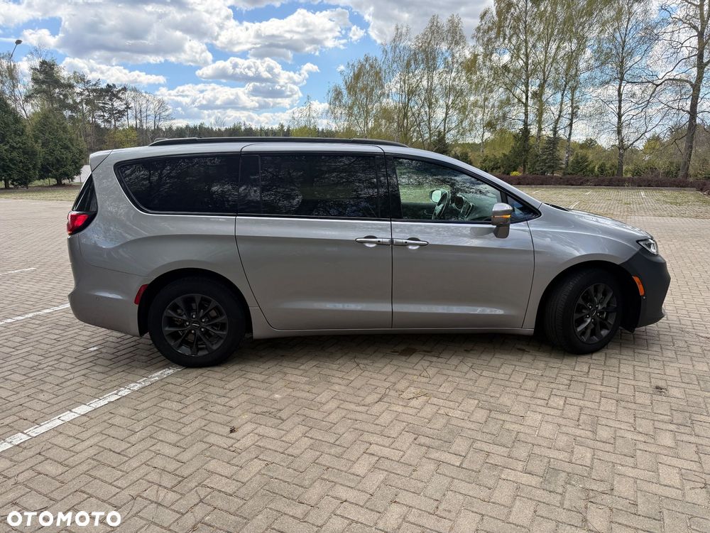 Chrysler Pacifica - 6