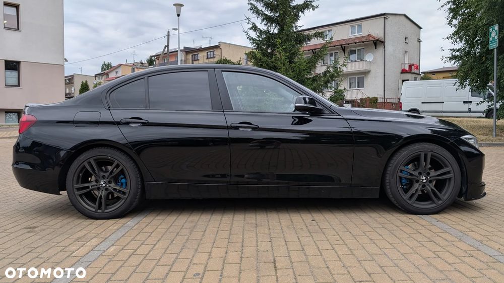 BMW Seria 3 320i - 5