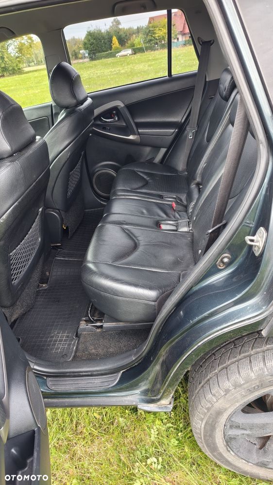 Toyota RAV4 - 6
