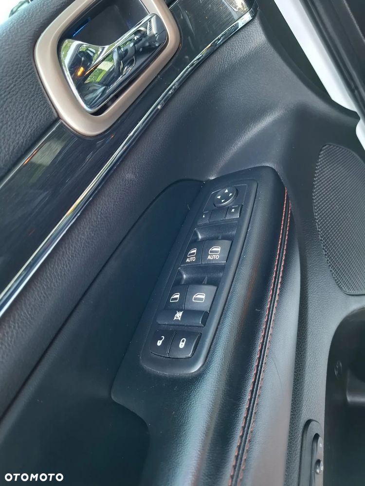 Jeep Grand Cherokee - 15
