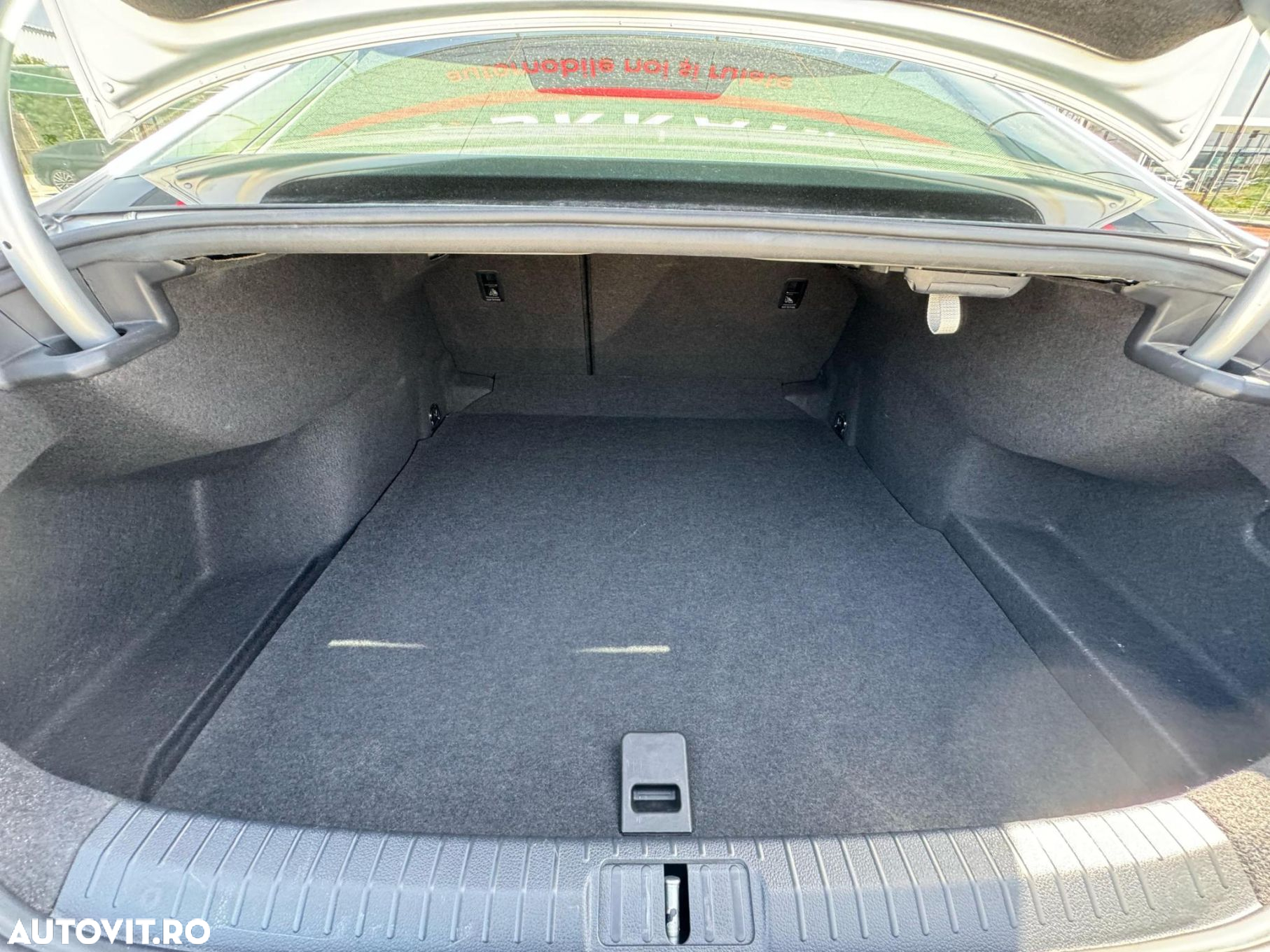 Volkswagen Passat 2.0 TDI DSG Advance - 33